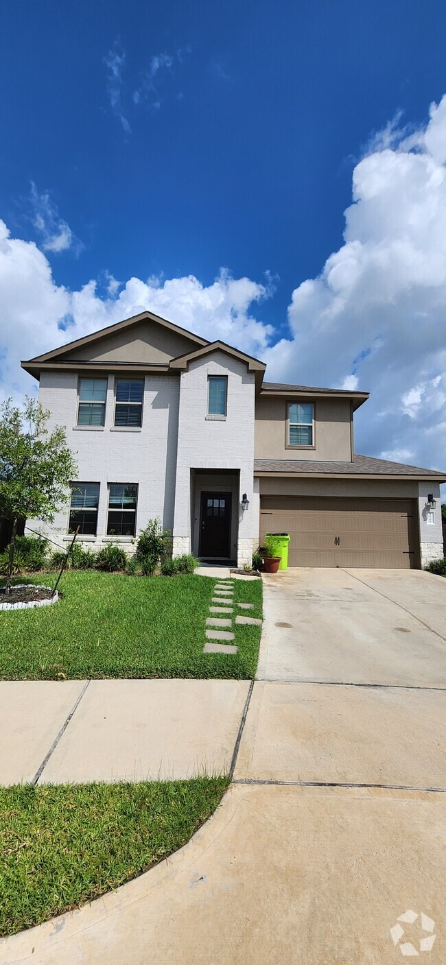 Building Photo - 3502 Park Vista Dr