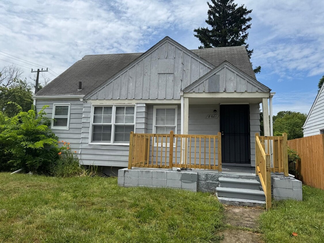 Primary Photo - 8601 Burt Rd