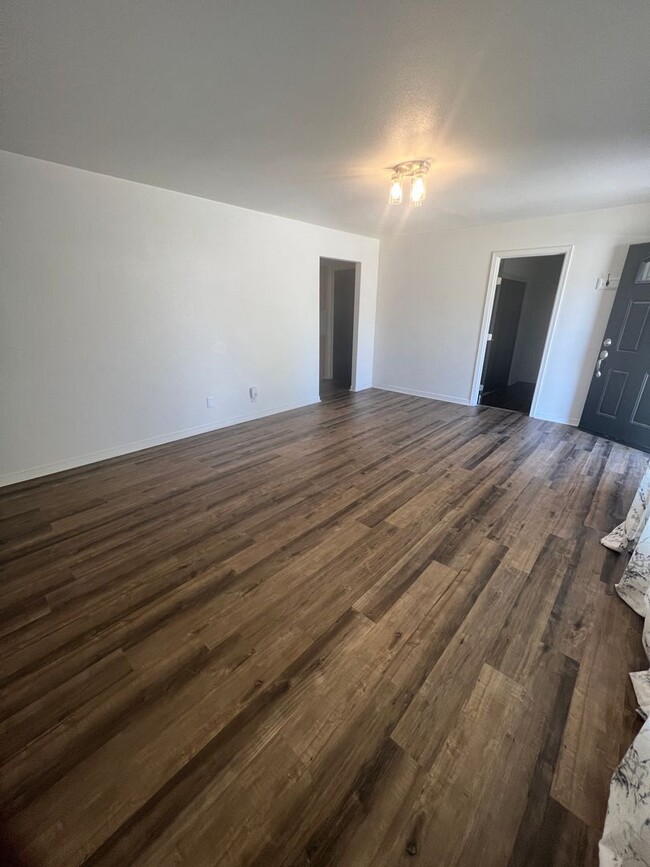 Foto del edificio - 1819 Sq Ft of living space