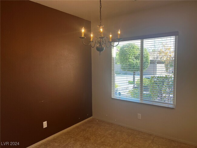 Building Photo - 2747 Lochleven Way