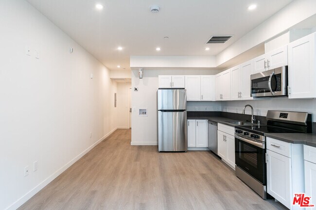 Foto del edificio - 1227 N Berendo St