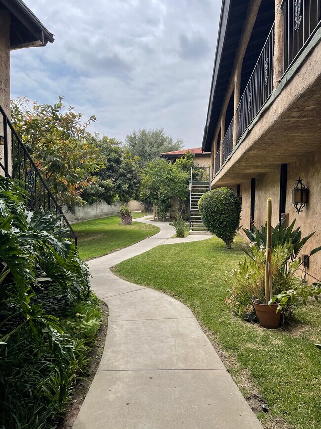 Foto del edificio - 5625 Santa Anita Ave