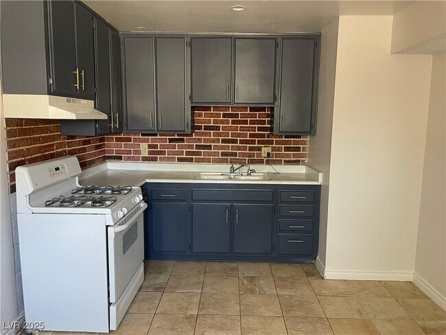 Foto del edificio - 700 E Nelson Ave