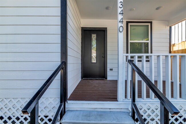 Building Photo - 3440 Bremond St