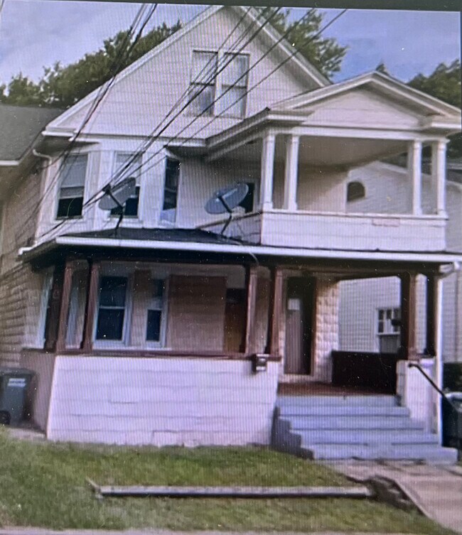 Foto del edificio - 208 Fairview Ave