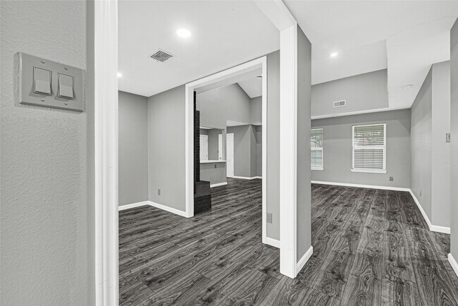 Foto del edificio - 13003 Frank Ln