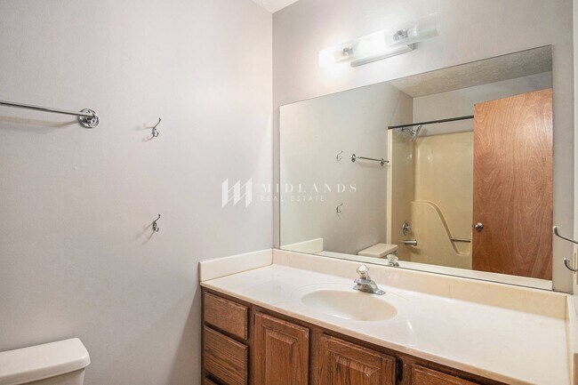 Building Photo - Georgetowne Split Entry Home