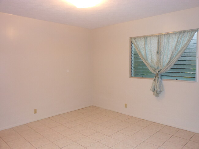 Bedroom - 702 9th Ave