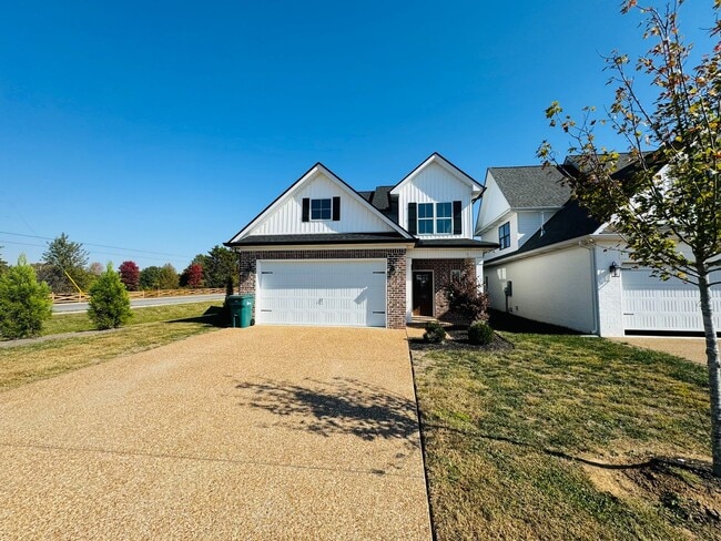 Photo - FOR LEASE - 3 Bed, 2 Bath, 1986sqft on Maple Hill Rd in Lebanon, TN. House