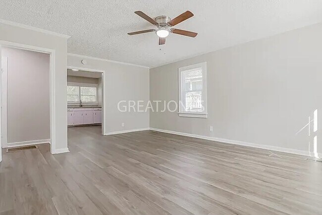 Building Photo - 106 Keyes St