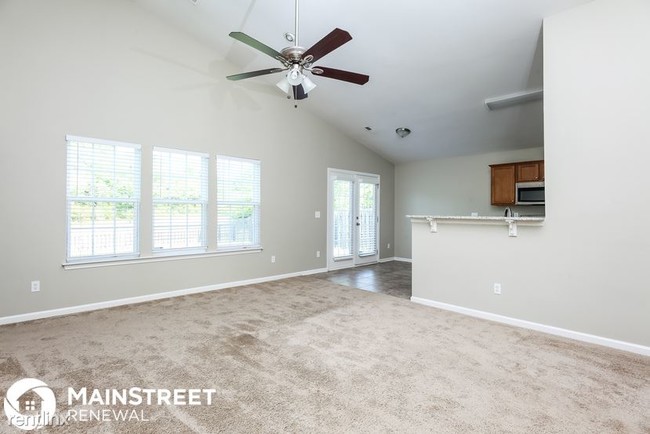 Foto del edificio - 3 br, 2 bath House - 4412 Gray Wolf Way