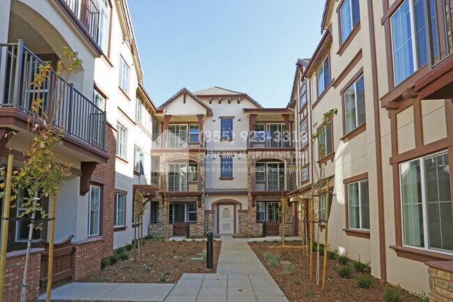 Building Photo - 15680 Santorini Ln
