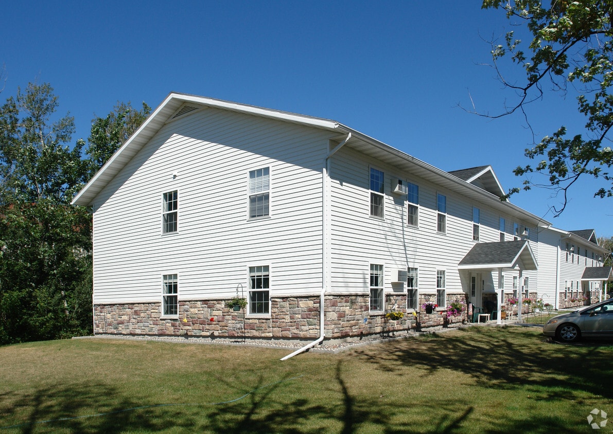 Building Photo - Maple Glen Estates