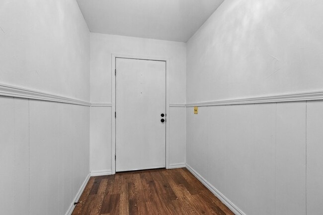 Building Photo - Beautiful Home in Springdale with Sunroom!