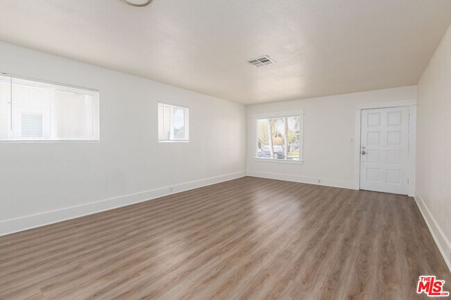 Foto del edificio - 2132 Cloverdale Ave