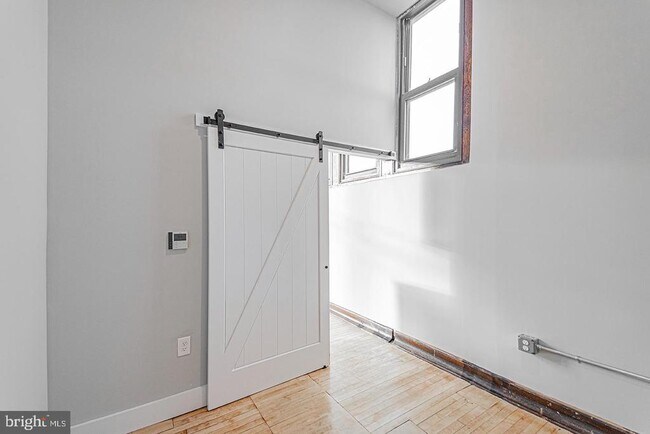 Building Photo - 1300 S 19th St