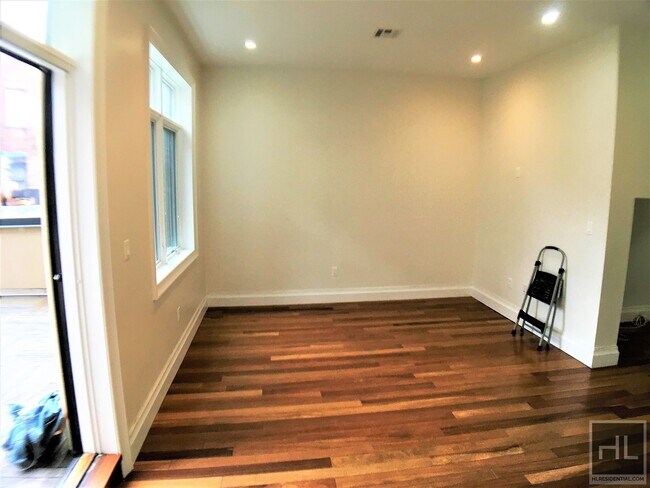 Foto del edificio - 1185 Fulton St