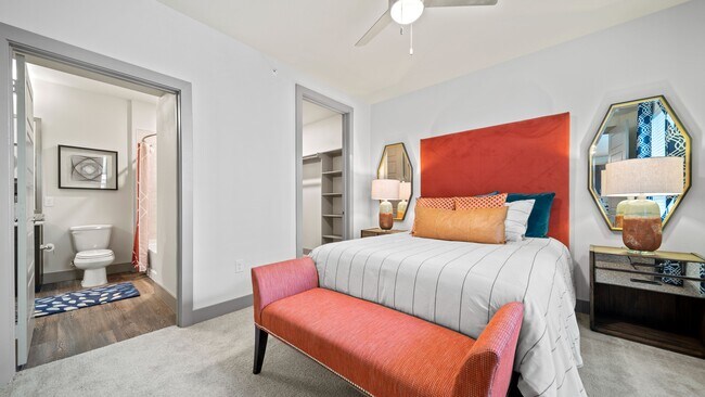 Dormitorio principal de la casa modelo - The Summit Lofts