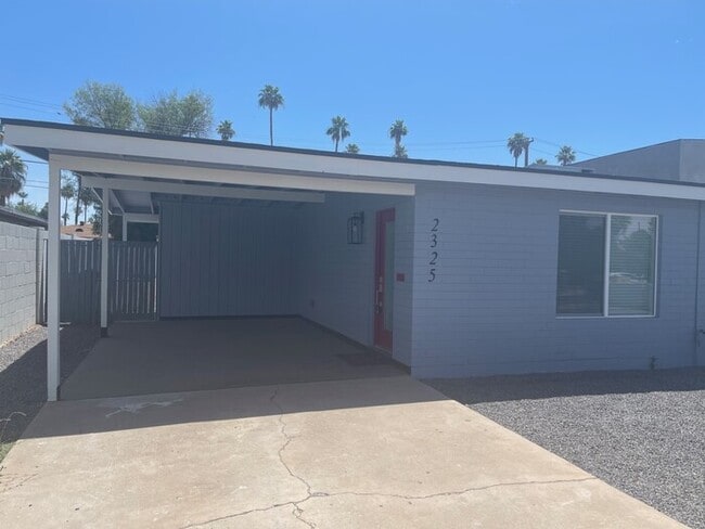 Building Photo - REUDUCED PRICE - Fully Remodeled in Arcadi...