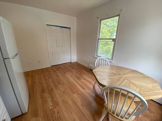 Foto del edificio - 9-11 Old Lake Rd