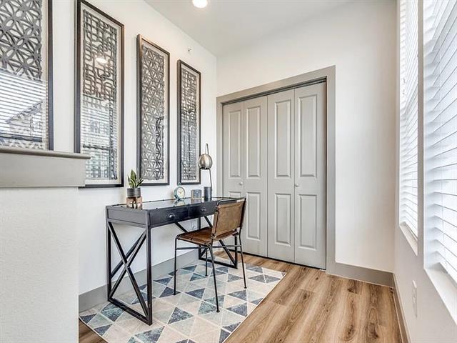 Foto del edificio - 4020 McEwen Rd