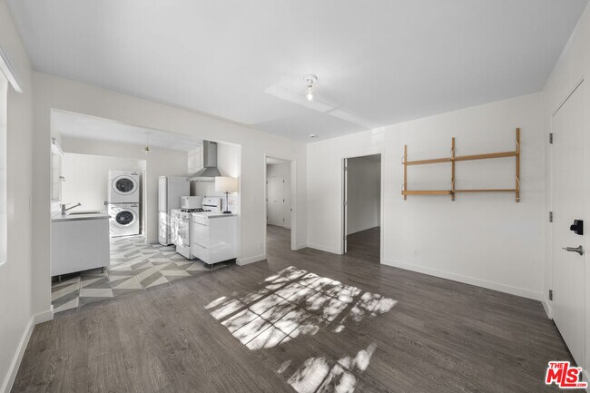 Foto del edificio - 951 N Hoover St