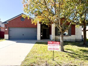 Building Photo - 6711 Modesto Rd