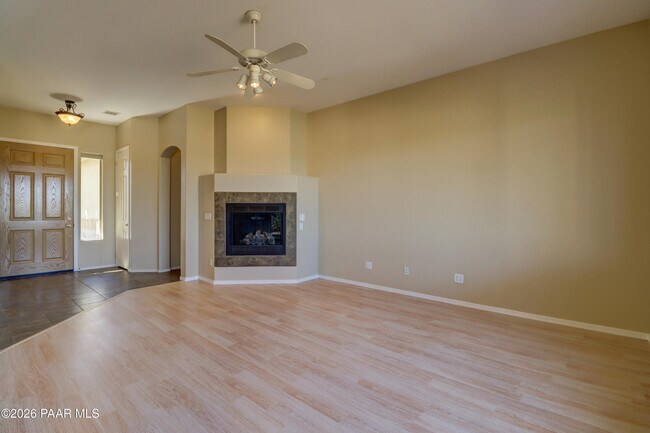 Foto del edificio - 6496 E Brombil St