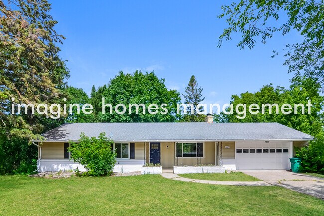 Foto del edificio - Large 4 Bedroom Single Family Home in Minn...