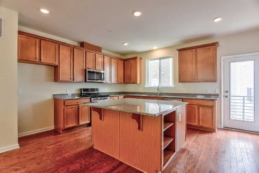 Building Photo - Brand new 3 bed 31/2 bath townhome