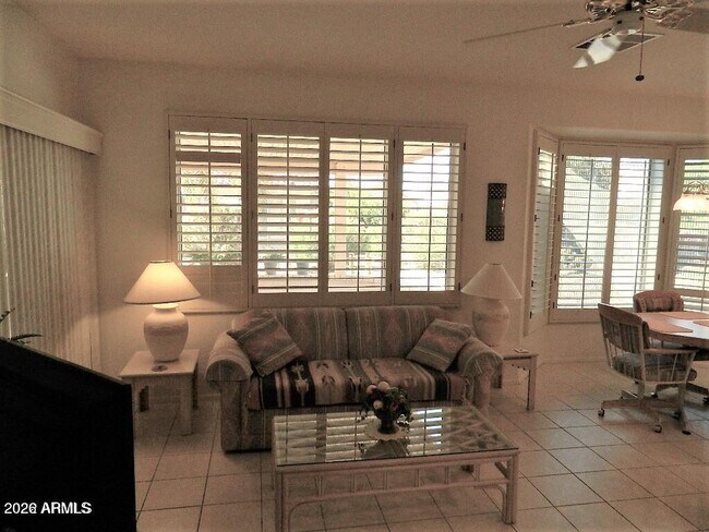 Foto del edificio - 14311 W Colt Ln