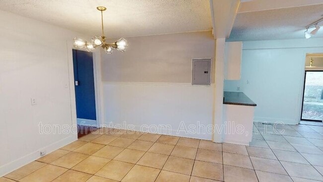 Building Photo - 170 Birch Ln