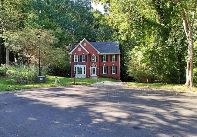 Foto del edificio - 2130 Hickory Cove