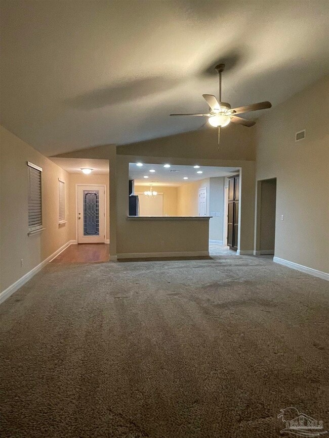 Building Photo - 670 Edith Ln