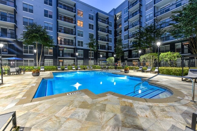Building Photo - Peachtree Dunwoody Place