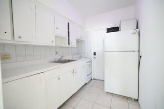 Building Photo - 770 83rd St
