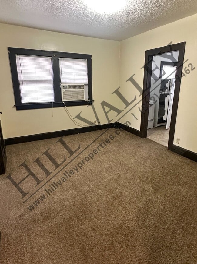 Building Photo - Two Bedroom Upper