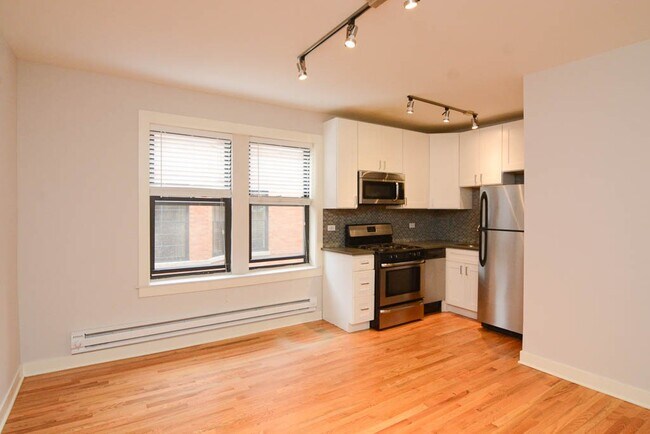 Foto del edificio - 2425 N Kedzie Blvd