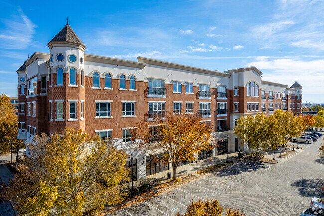Foto del edificio - 820 N Thompson Ln