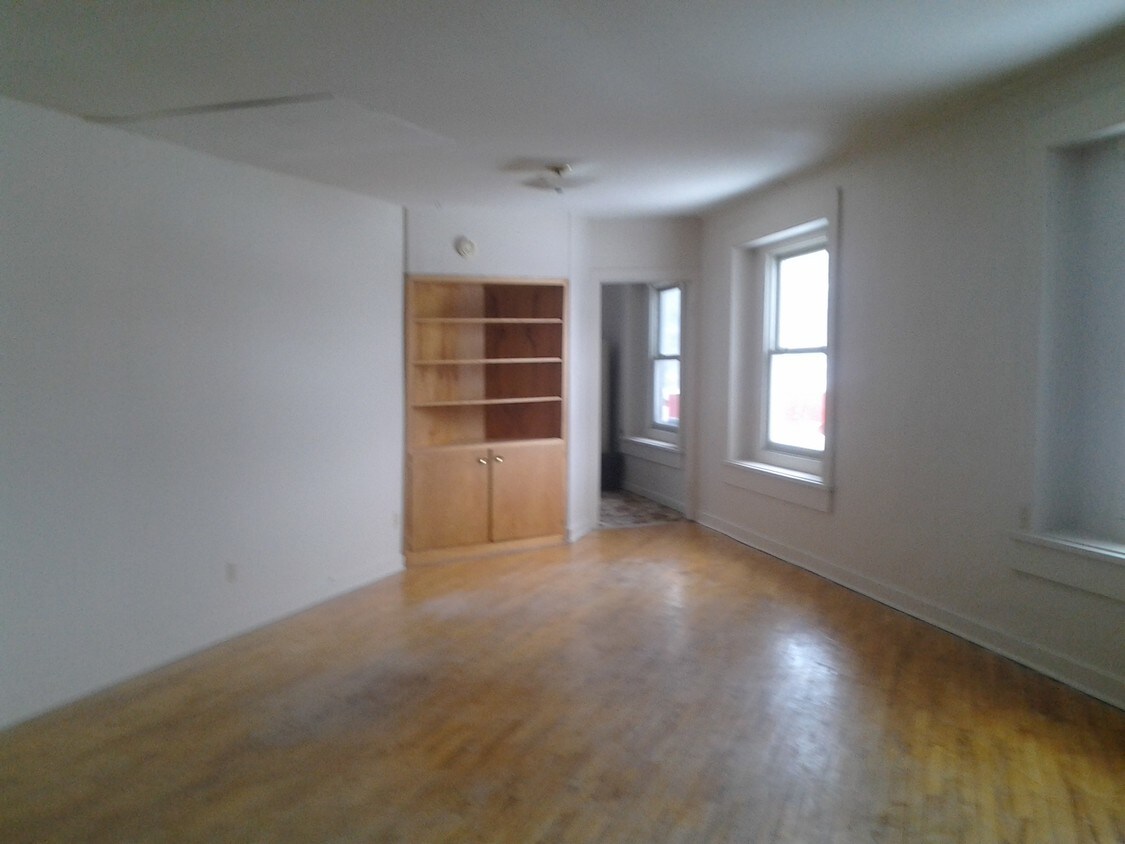 815 Shelden Ave, Houghton, MI 49931 Apartments in Houghton, MI