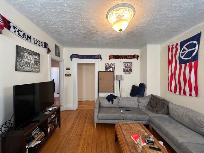 Building Photo - 370 Highland Ave