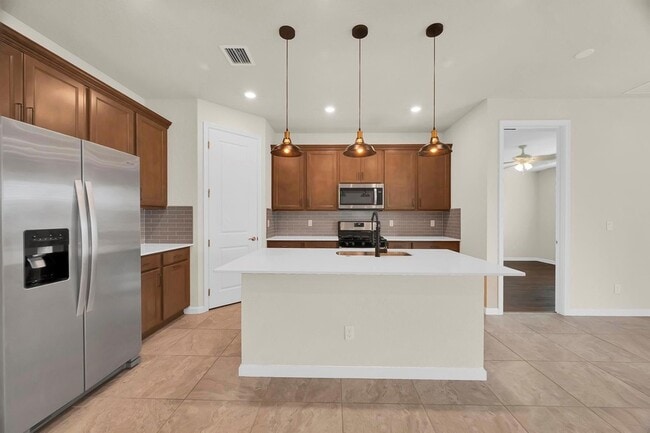 Foto del edificio - 680 SE Villandry Way