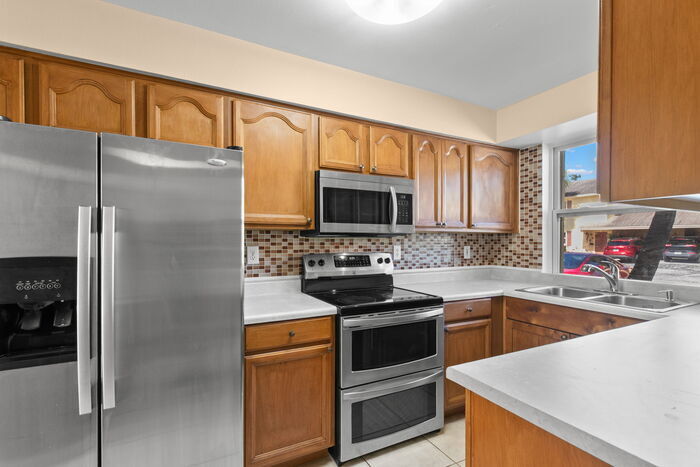 Town Home For Rent in Town 'n' Country! - Town Home For Rent in Town 'n' Country!