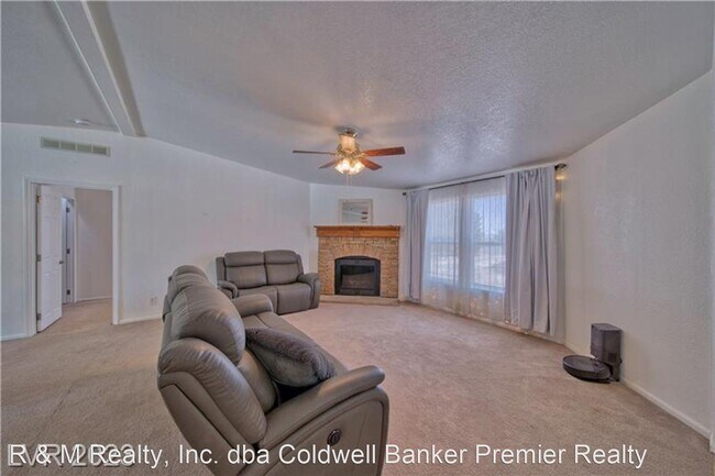 Building Photo - 3 br, 2 bath House - 1140 Shady Lane