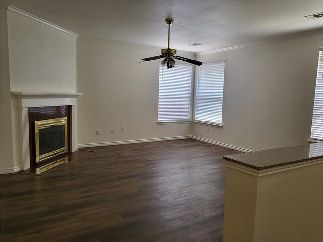 Building Photo - 1105 Black Locust Drive West