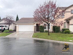 Building Photo - 224 Loon Lake St