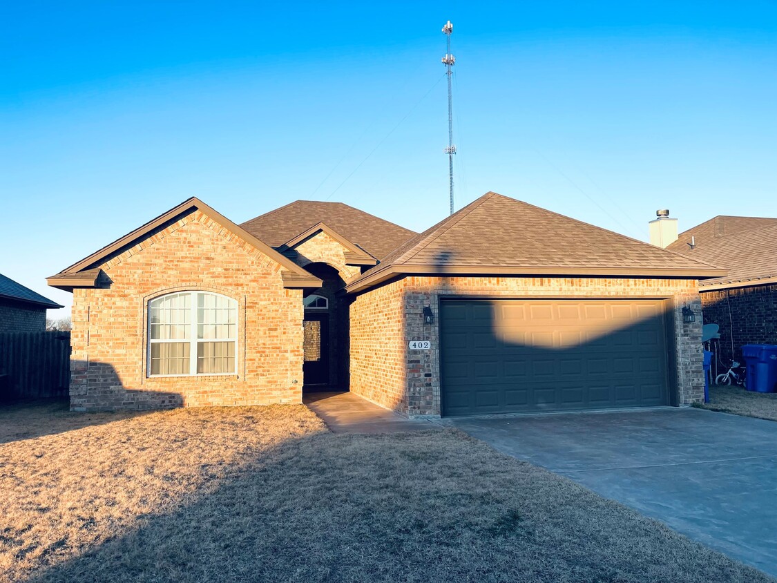 Foto principal - 402 NW Granite Ave
