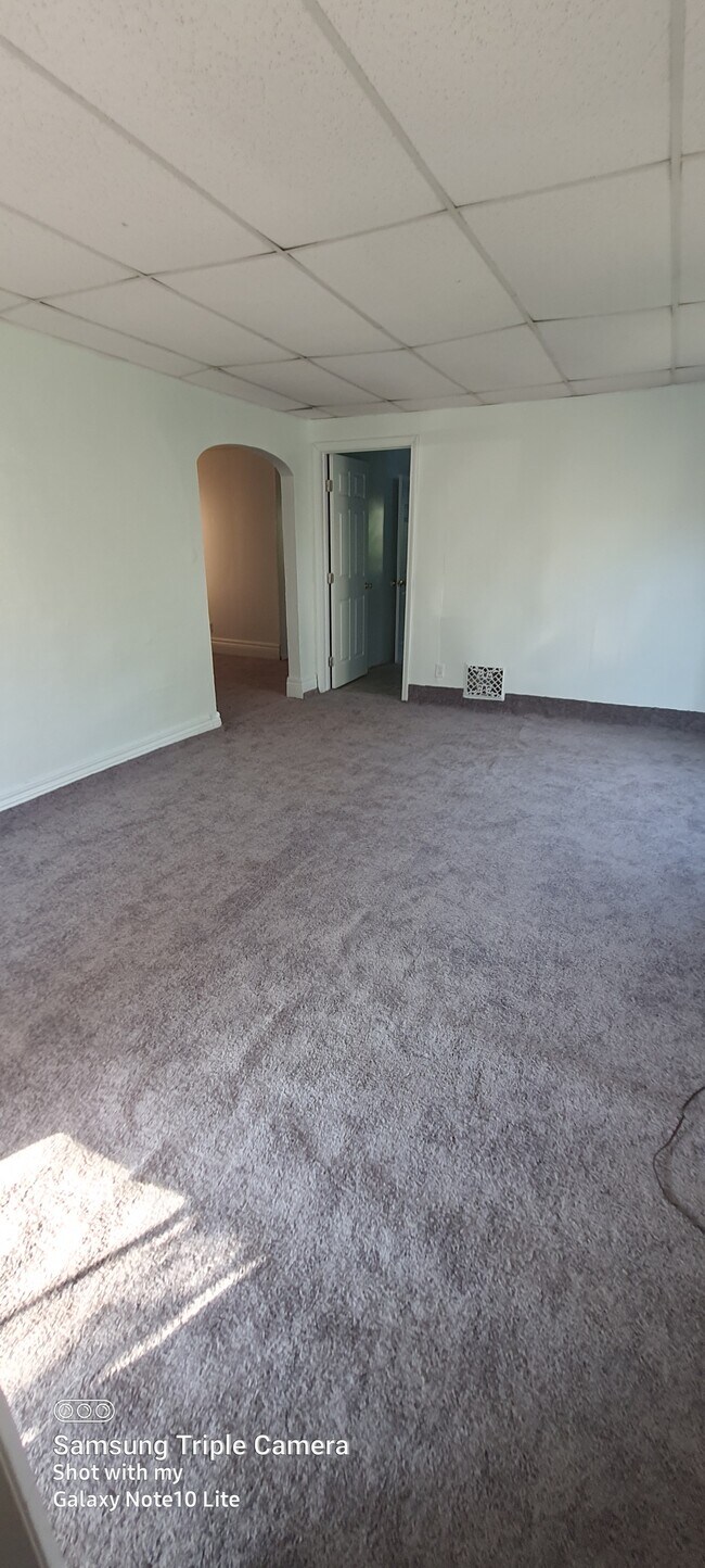 Foto del edificio - 25 Lamont Pl