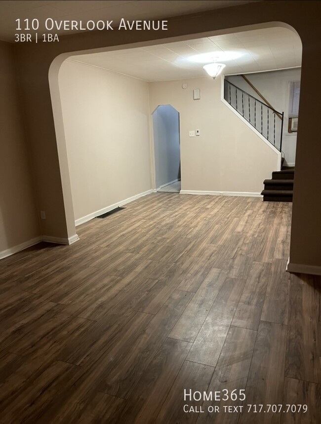 Building Photo - 3 Bedroom, 1 Bath Townhome