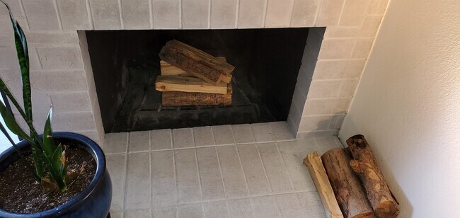 Building Photo - 2880 S Locust St